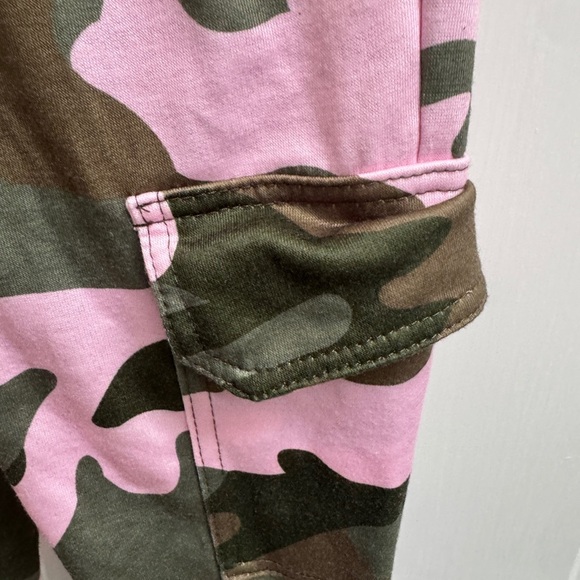 3T Girls Pink and Green Camouflage Jogger Sweatpants with Pockets - Picture 3 of 7